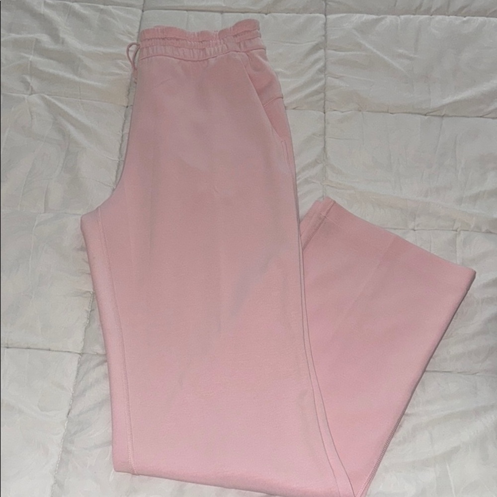 Lululemon strawberry milkshake softstreme pants